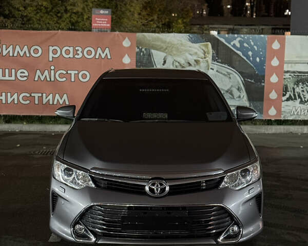 Серый Тойота Камри, объемом двигателя 2.49 л и пробегом 210 тыс. км за 14650 $, фото 30 на Automoto.ua