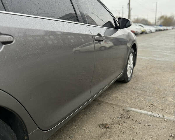 Серый Тойота Камри, объемом двигателя 2.49 л и пробегом 210 тыс. км за 14650 $, фото 23 на Automoto.ua