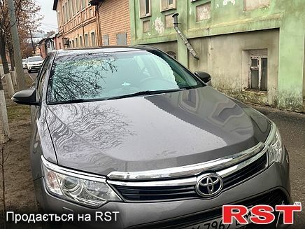 Серый Тойота Камри, объемом двигателя 2.5 л и пробегом 188 тыс. км за 14000 $, фото 3 на Automoto.ua