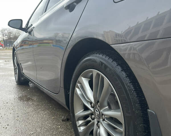 Серый Тойота Камри, объемом двигателя 2.49 л и пробегом 69 тыс. км за 15450 $, фото 8 на Automoto.ua