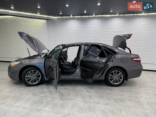 Серый Тойота Камри, объемом двигателя 2.49 л и пробегом 106 тыс. км за 12999 $, фото 48 на Automoto.ua