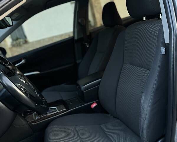 Серый Тойота Камри, объемом двигателя 2.49 л и пробегом 204 тыс. км за 14700 $, фото 32 на Automoto.ua