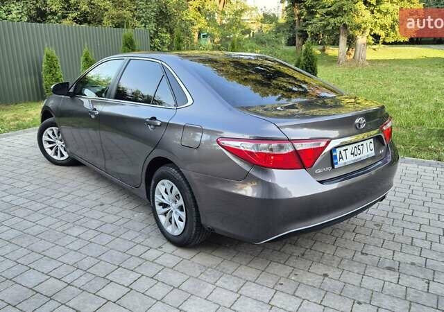 Сірий Тойота Камрі, об'ємом двигуна 2.49 л та пробігом 225 тис. км за 16550 $, фото 13 на Automoto.ua