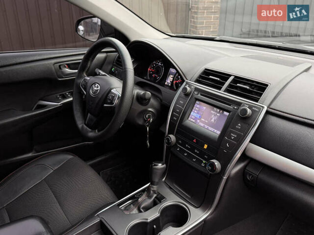 Серый Тойота Камри, объемом двигателя 2.49 л и пробегом 292 тыс. км за 10999 $, фото 28 на Automoto.ua