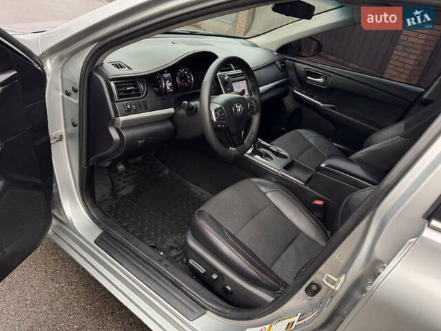 Серый Тойота Камри, объемом двигателя 2.49 л и пробегом 292 тыс. км за 10999 $, фото 21 на Automoto.ua