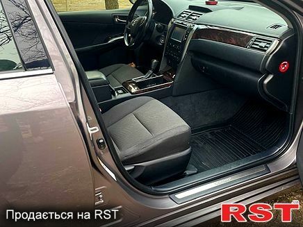 Серый Тойота Камри, объемом двигателя 2.5 л и пробегом 188 тыс. км за 14000 $, фото 5 на Automoto.ua