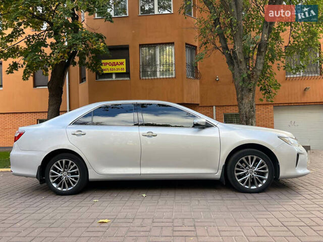 Серый Тойота Камри, объемом двигателя 2.49 л и пробегом 200 тыс. км за 17800 $, фото 2 на Automoto.ua