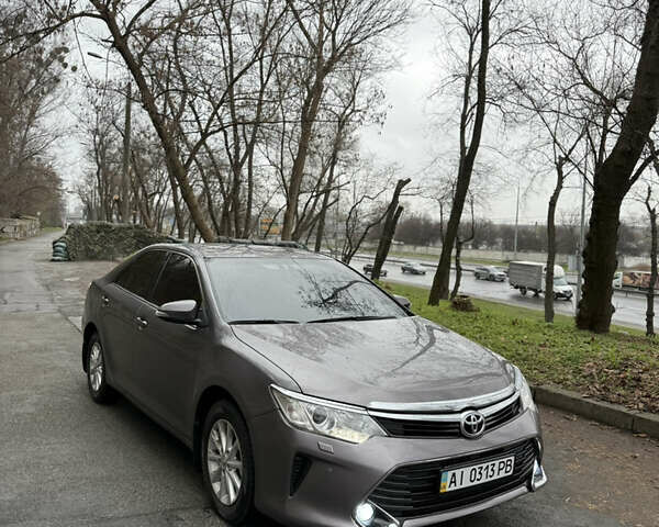 Серый Тойота Камри, объемом двигателя 2.49 л и пробегом 210 тыс. км за 14650 $, фото 5 на Automoto.ua