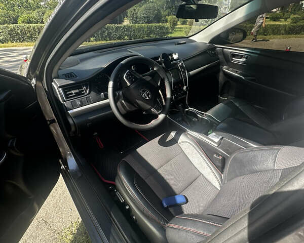 Сірий Тойота Камрі, об'ємом двигуна 2.49 л та пробігом 193 тис. км за 14800 $, фото 7 на Automoto.ua