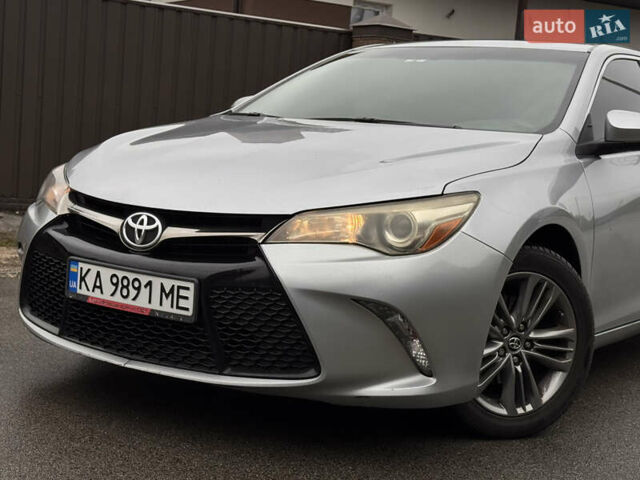 Серый Тойота Камри, объемом двигателя 2.49 л и пробегом 292 тыс. км за 10999 $, фото 1 на Automoto.ua