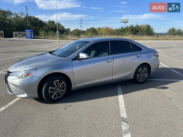 Серый Тойота Камри, объемом двигателя 2.49 л и пробегом 117 тыс. км за 14000 $, фото 2 на Automoto.ua