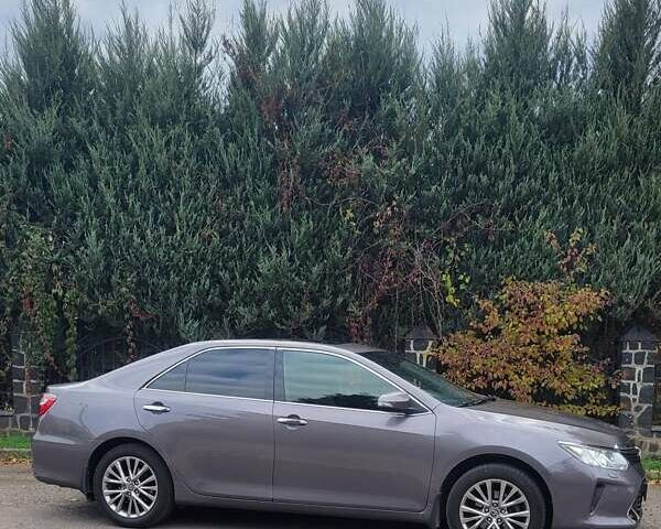 Тойота Камри 2016 в Луцке на Automoto.ua Серый Тойота Камри, объемом двигателя 2.49 л и пробегом 170 тыс. км за 17000 $, фото 5 на Automoto.ua