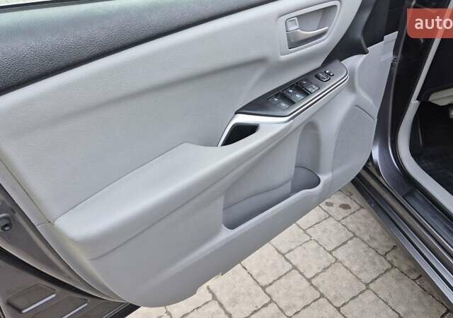 Сірий Тойота Камрі, об'ємом двигуна 2.49 л та пробігом 225 тис. км за 16550 $, фото 73 на Automoto.ua