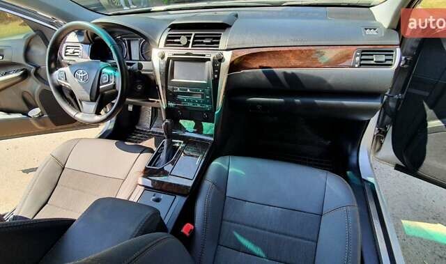 Серый Тойота Камри, объемом двигателя 2.5 л и пробегом 103 тыс. км за 16600 $, фото 7 на Automoto.ua