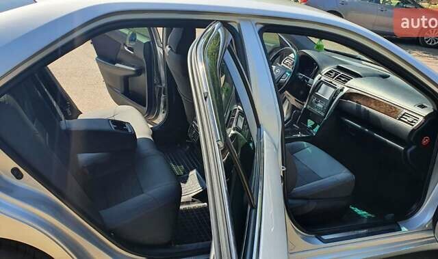 Серый Тойота Камри, объемом двигателя 2.5 л и пробегом 103 тыс. км за 16600 $, фото 4 на Automoto.ua