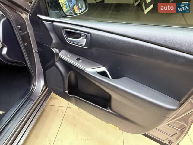 Серый Тойота Камри, объемом двигателя 2.49 л и пробегом 106 тыс. км за 12999 $, фото 29 на Automoto.ua