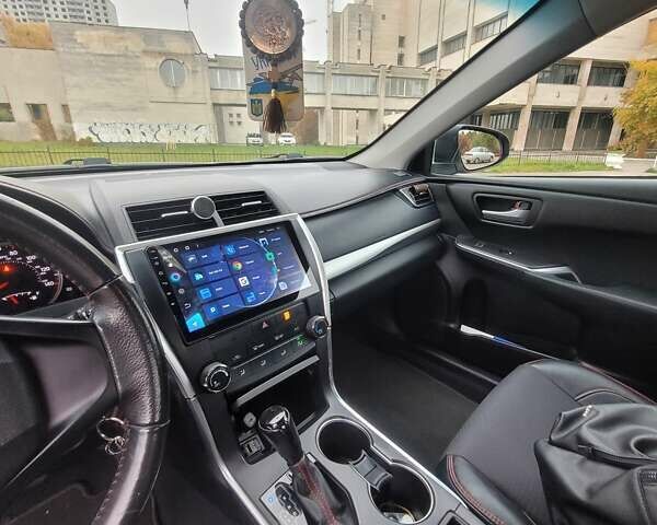 Серый Тойота Камри, объемом двигателя 2.49 л и пробегом 195 тыс. км за 14700 $, фото 4 на Automoto.ua