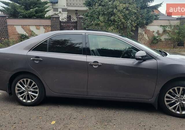 Тойота Камри 2016 в Луцке на Automoto.ua Серый Тойота Камри, объемом двигателя 2.49 л и пробегом 170 тыс. км за 17000 $, фото 56 на Automoto.ua