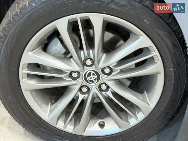 Серый Тойота Камри, объемом двигателя 2.49 л и пробегом 106 тыс. км за 12999 $, фото 13 на Automoto.ua