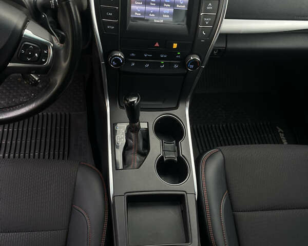 Серый Тойота Камри, объемом двигателя 2.49 л и пробегом 69 тыс. км за 15450 $, фото 22 на Automoto.ua