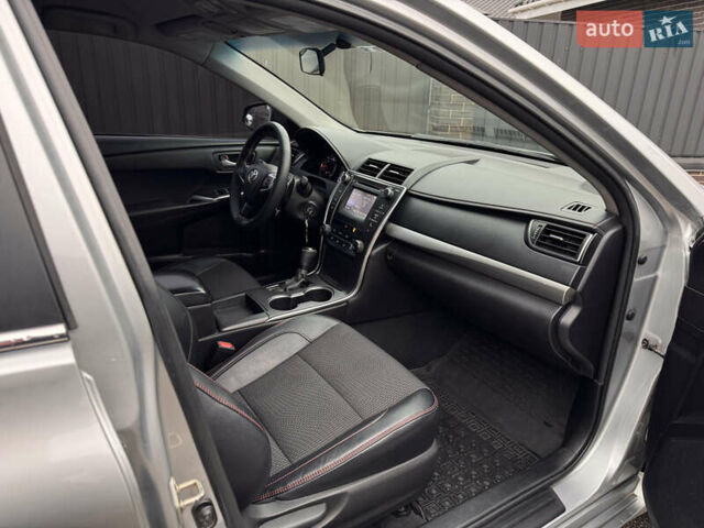 Серый Тойота Камри, объемом двигателя 2.49 л и пробегом 292 тыс. км за 10999 $, фото 27 на Automoto.ua