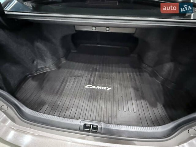 Серый Тойота Камри, объемом двигателя 2.49 л и пробегом 106 тыс. км за 12999 $, фото 45 на Automoto.ua