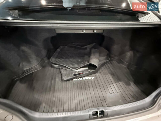 Серый Тойота Камри, объемом двигателя 2.49 л и пробегом 106 тыс. км за 12999 $, фото 44 на Automoto.ua