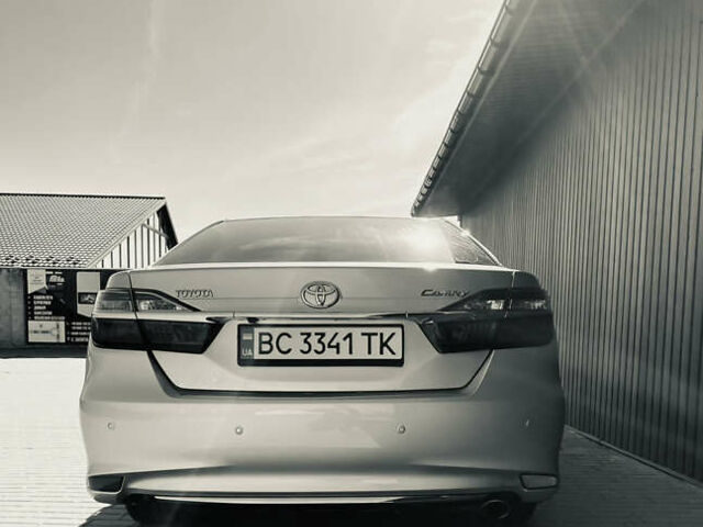 Серый Тойота Камри, объемом двигателя 2.49 л и пробегом 186 тыс. км за 16500 $, фото 1 на Automoto.ua