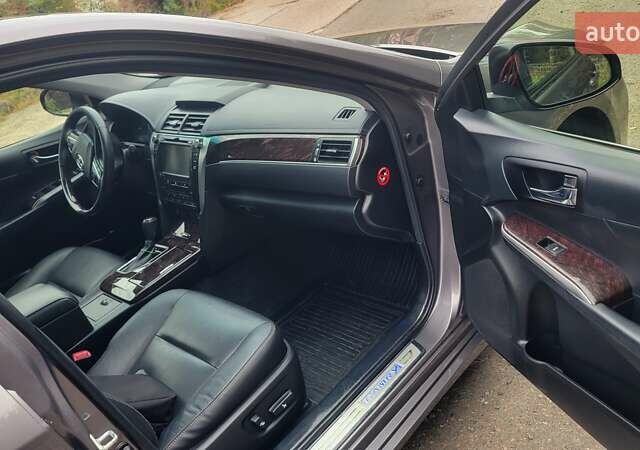 Тойота Камри 2016 в Луцке на Automoto.ua Серый Тойота Камри, объемом двигателя 2.49 л и пробегом 170 тыс. км за 17000 $, фото 39 на Automoto.ua