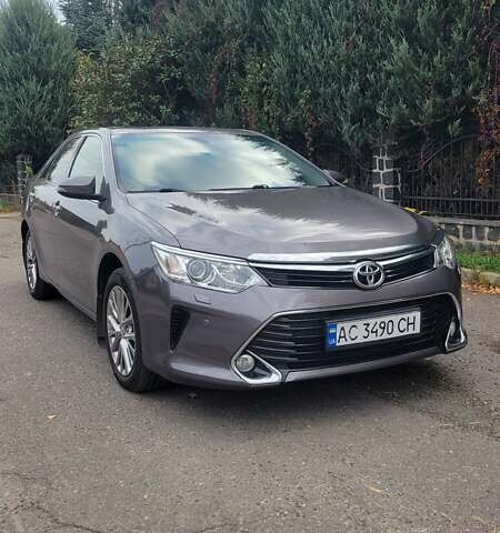 Тойота Камри 2016 в Луцке на Automoto.ua Серый Тойота Камри, объемом двигателя 2.49 л и пробегом 170 тыс. км за 17000 $, фото 1 на Automoto.ua