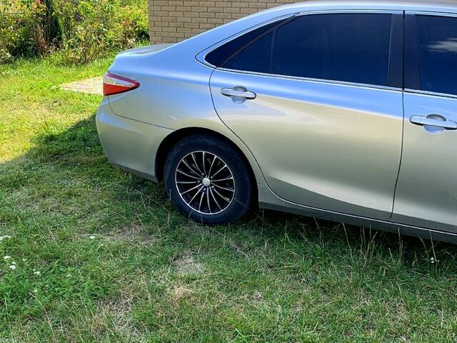 Серый Тойота Камри, объемом двигателя 2.5 л и пробегом 52 тыс. км за 15000 $, фото 3 на Automoto.ua