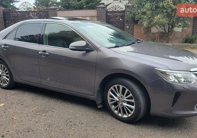 Тойота Камри 2016 в Луцке на Automoto.ua Серый Тойота Камри, объемом двигателя 2.49 л и пробегом 170 тыс. км за 17000 $, фото 54 на Automoto.ua