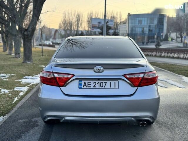 Серый Тойота Камри, объемом двигателя 2.5 л и пробегом 145 тыс. км за 14300 $, фото 6 на Automoto.ua