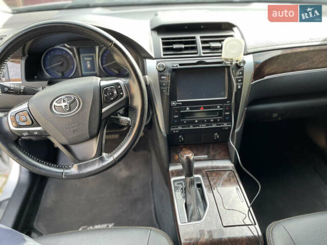 Серый Тойота Камри, объемом двигателя 2.49 л и пробегом 186 тыс. км за 16500 $, фото 4 на Automoto.ua