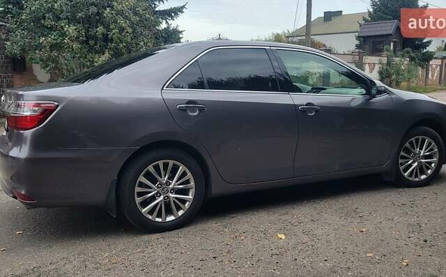 Тойота Камри 2016 в Луцке на Automoto.ua Серый Тойота Камри, объемом двигателя 2.49 л и пробегом 170 тыс. км за 17000 $, фото 30 на Automoto.ua