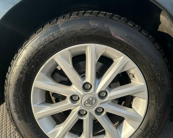 Сірий Тойота Камрі, об'ємом двигуна 2.49 л та пробігом 295 тис. км за 14500 $, фото 9 на Automoto.ua