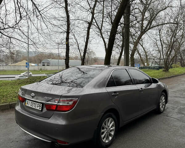 Серый Тойота Камри, объемом двигателя 2.49 л и пробегом 210 тыс. км за 14650 $, фото 10 на Automoto.ua