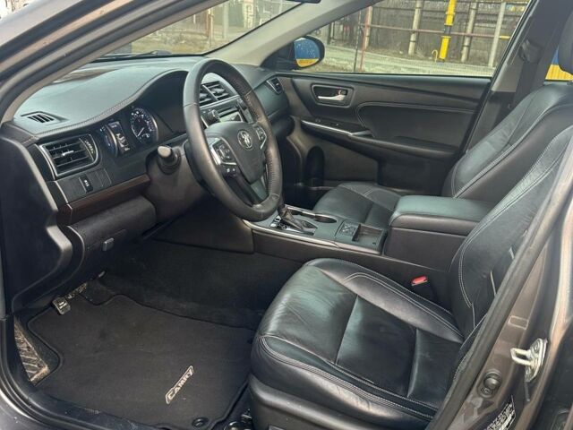 Серый Тойота Камри, объемом двигателя 2.5 л и пробегом 110 тыс. км за 17500 $, фото 6 на Automoto.ua