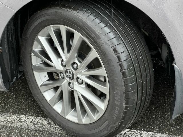 Серый Тойота Камри, объемом двигателя 2.5 л и пробегом 200 тыс. км за 17900 $, фото 3 на Automoto.ua