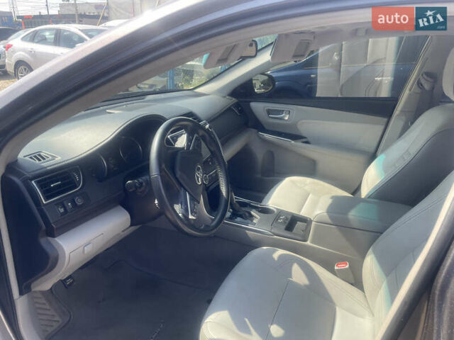 Серый Тойота Камри, объемом двигателя 2.49 л и пробегом 186 тыс. км за 13500 $, фото 5 на Automoto.ua