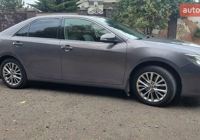 Тойота Камри 2016 в Луцке на Automoto.ua Серый Тойота Камри, объемом двигателя 2.49 л и пробегом 170 тыс. км за 17000 $, фото 33 на Automoto.ua