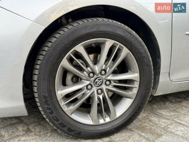 Сірий Тойота Камрі, об'ємом двигуна 2.49 л та пробігом 148 тис. км за 12800 $, фото 4 на Automoto.ua