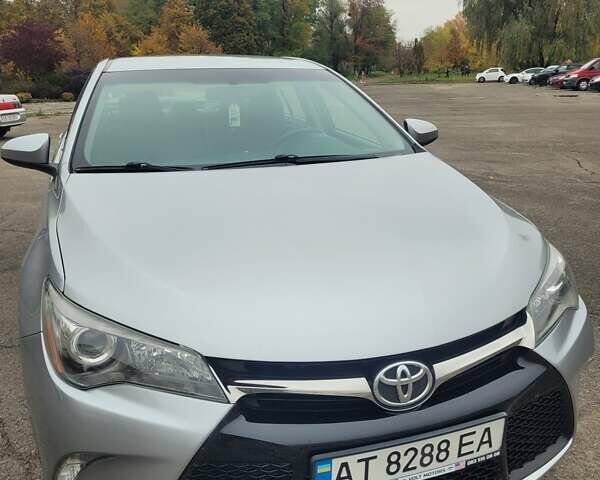 Серый Тойота Камри, объемом двигателя 2.49 л и пробегом 195 тыс. км за 14700 $, фото 2 на Automoto.ua