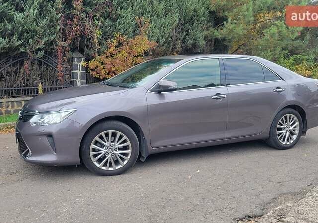 Тойота Камри 2016 в Луцке на Automoto.ua Серый Тойота Камри, объемом двигателя 2.49 л и пробегом 170 тыс. км за 17000 $, фото 21 на Automoto.ua