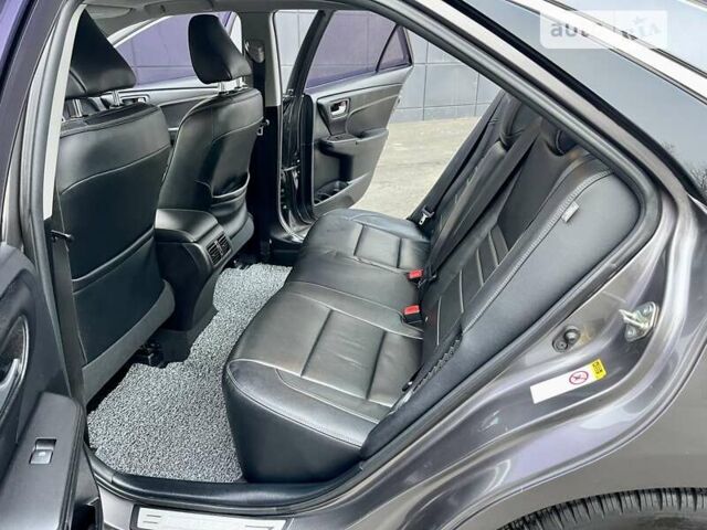 Серый Тойота Камри, объемом двигателя 2.5 л и пробегом 175 тыс. км за 21900 $, фото 8 на Automoto.ua