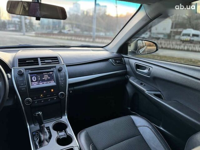 Серый Тойота Камри, объемом двигателя 2.5 л и пробегом 145 тыс. км за 14300 $, фото 28 на Automoto.ua