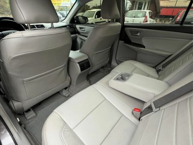 Сірий Тойота Камрі, об'ємом двигуна 2.5 л та пробігом 189 тис. км за 12500 $, фото 9 на Automoto.ua