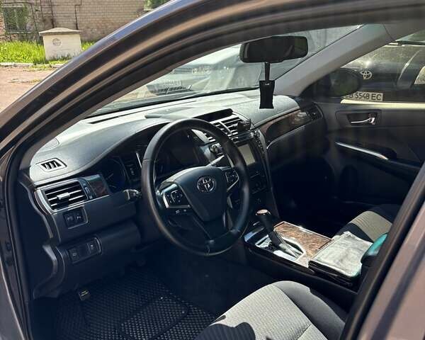 Серый Тойота Камри, объемом двигателя 2.49 л и пробегом 163 тыс. км за 17000 $, фото 5 на Automoto.ua