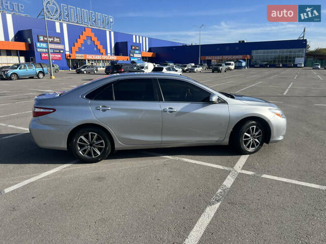 Серый Тойота Камри, объемом двигателя 2.49 л и пробегом 117 тыс. км за 14000 $, фото 5 на Automoto.ua