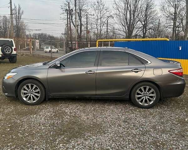 Серый Тойота Камри, объемом двигателя 2.5 л и пробегом 110 тыс. км за 15999 $, фото 3 на Automoto.ua